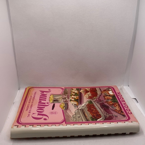 Favorite Recipes of The Beta Sigma Phi International Gourmet Cookbook Vintage - Picture 2 of 11